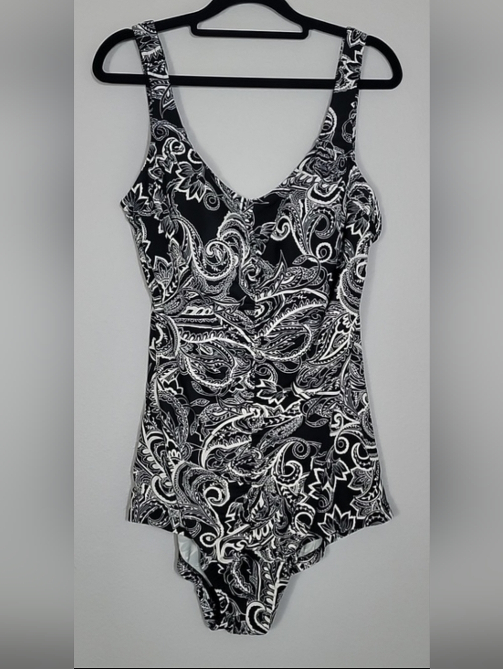 Maxine of Hollywood Floral Paisley One Piece Swimsuit Size 18 Plus Supportive